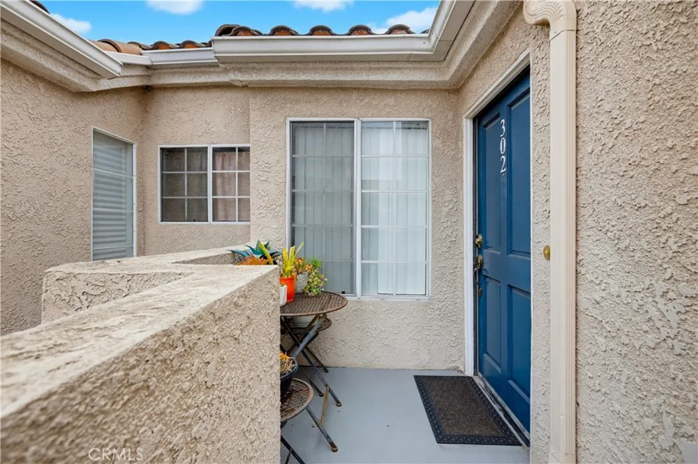 4581 Warner #302 Huntington Beach, CA 92649