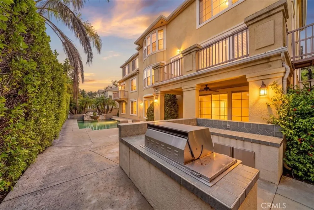 2420 Vista Del Sol La Verne, CA 91750