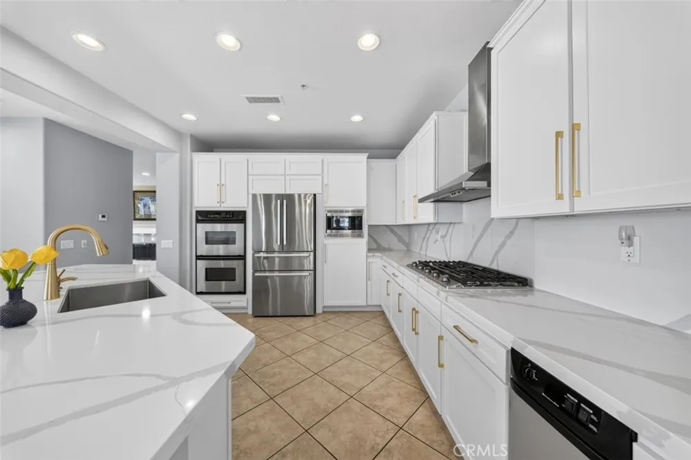 2420 Vista Del Sol La Verne, CA 91750