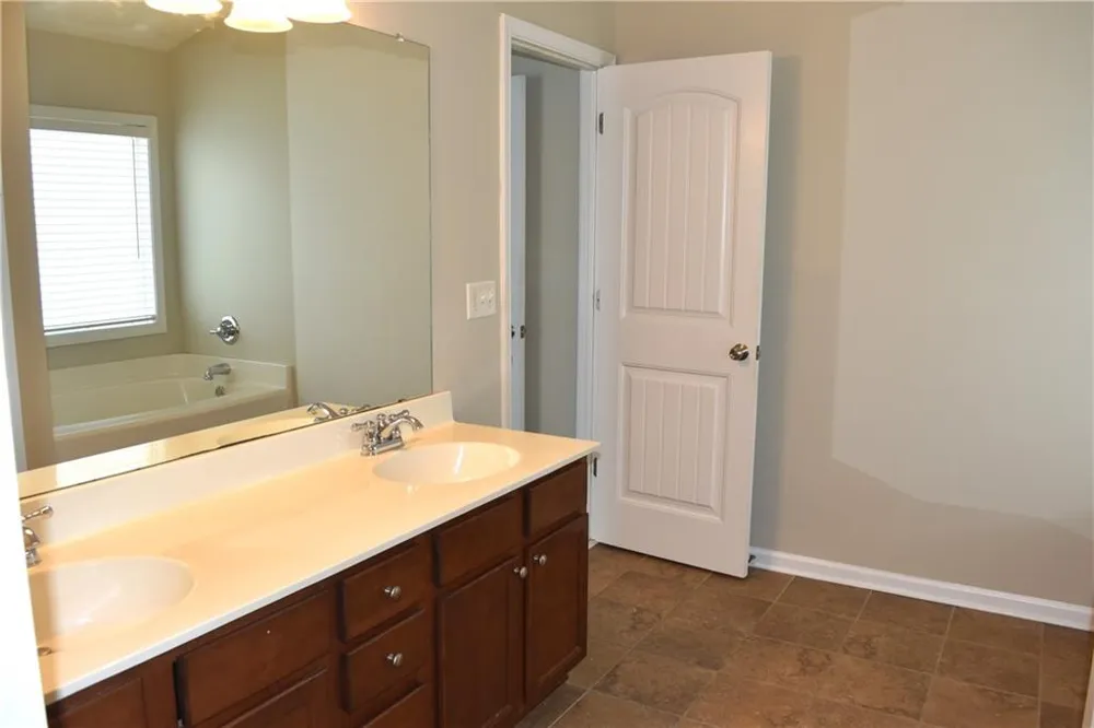 3327 Edenridge Court Buford, GA 30519