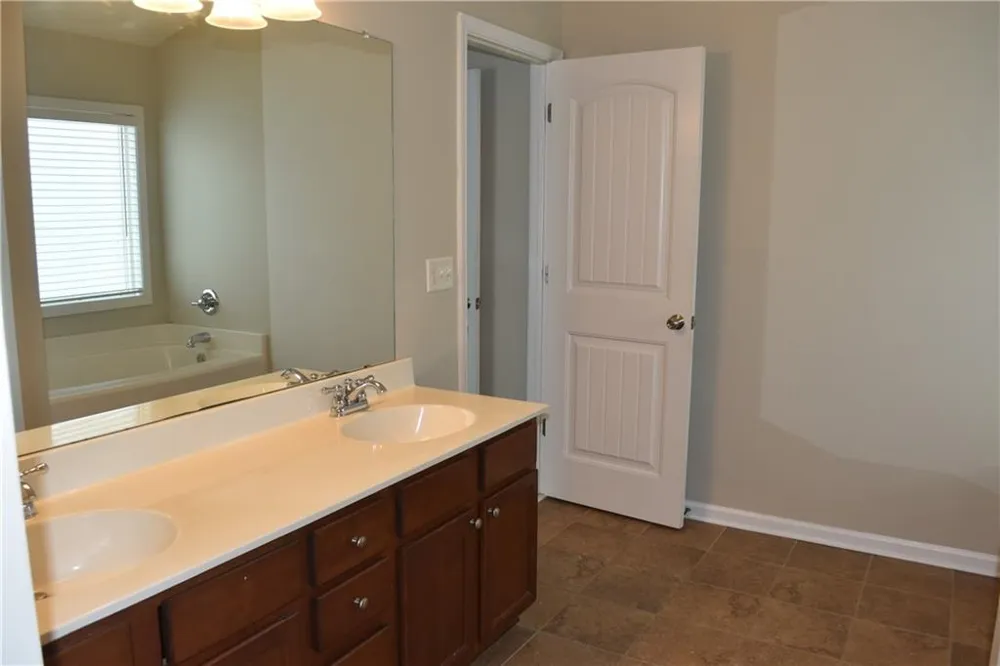 3327 Edenridge Court Buford, GA 30519
