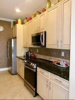 6898 Julia Gardens Drive Coconut Creek, FL 33073