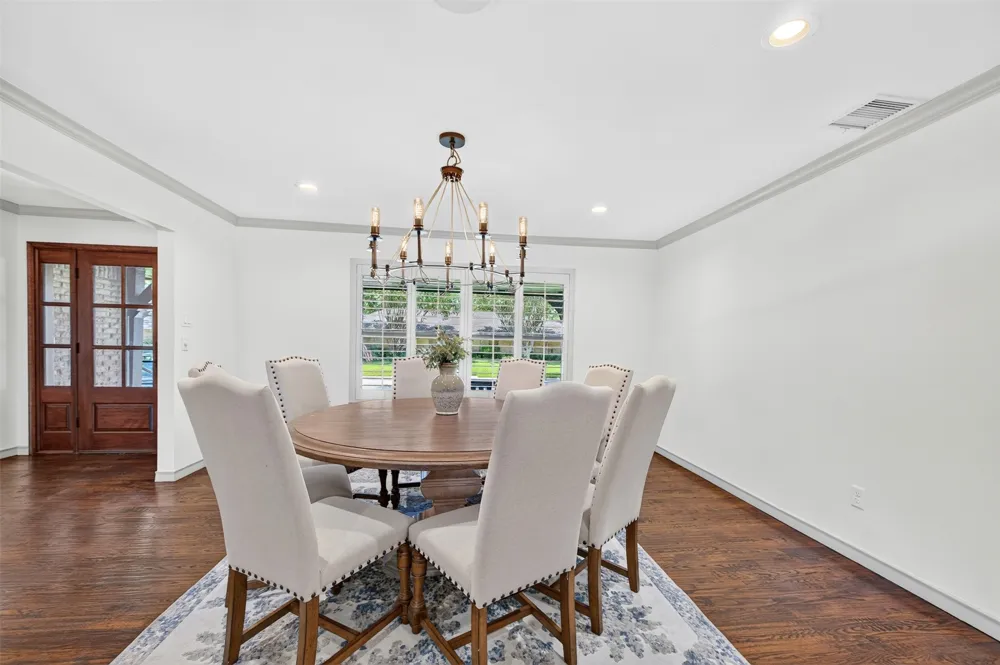 13834 Tanglewood Drive Farmers Branch, TX 75234