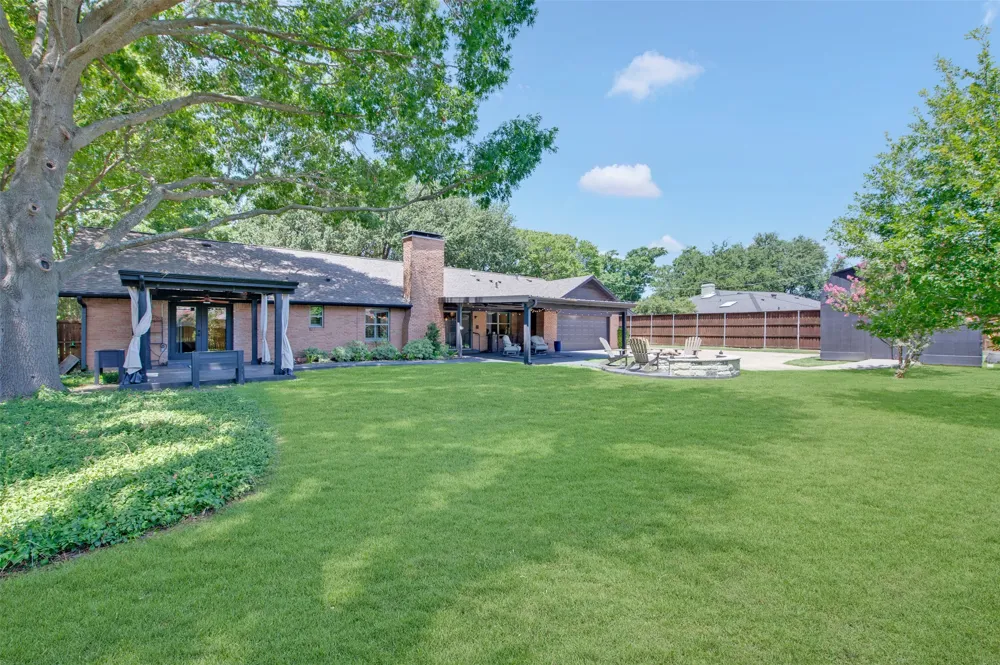13834 Tanglewood Drive Farmers Branch, TX 75234