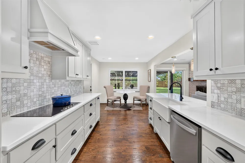 13834 Tanglewood Drive Farmers Branch, TX 75234