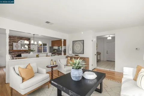 9689 Davona Dr