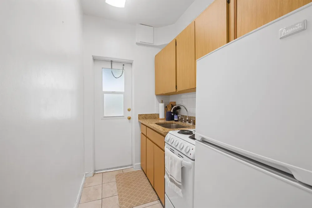 172 County Road #5 Palm Beach, FL 33480