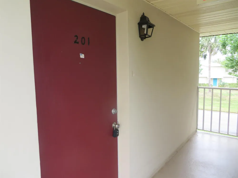 37 Vista Gardens Trail #201 Vero Beach, FL 32962