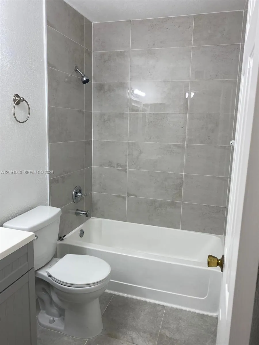 Address Not Shown Sunrise, FL 33351