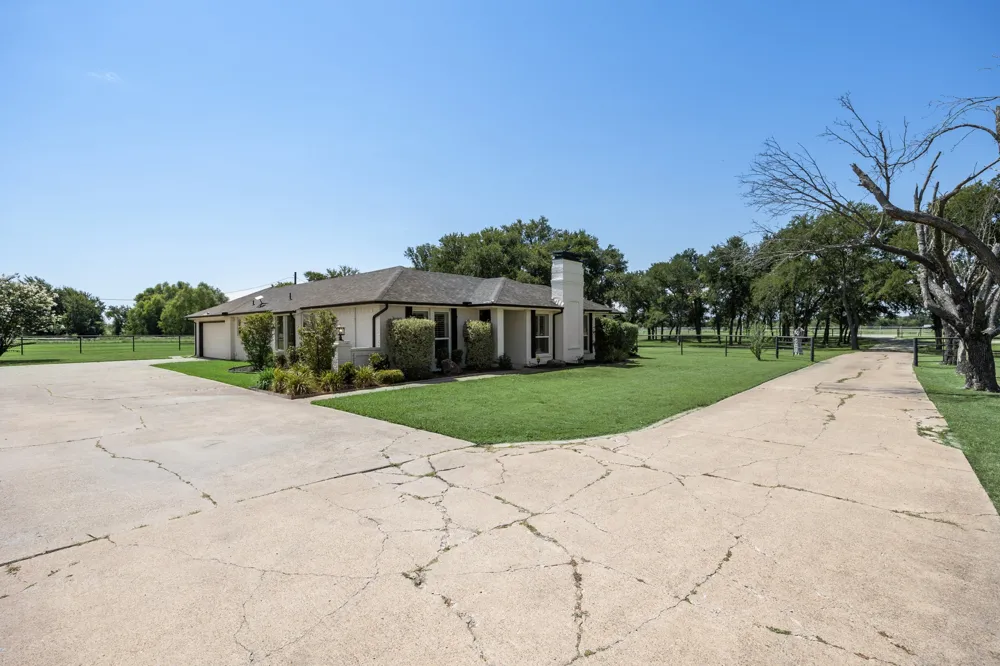 1301 Davis Lane Terrell, TX 75160