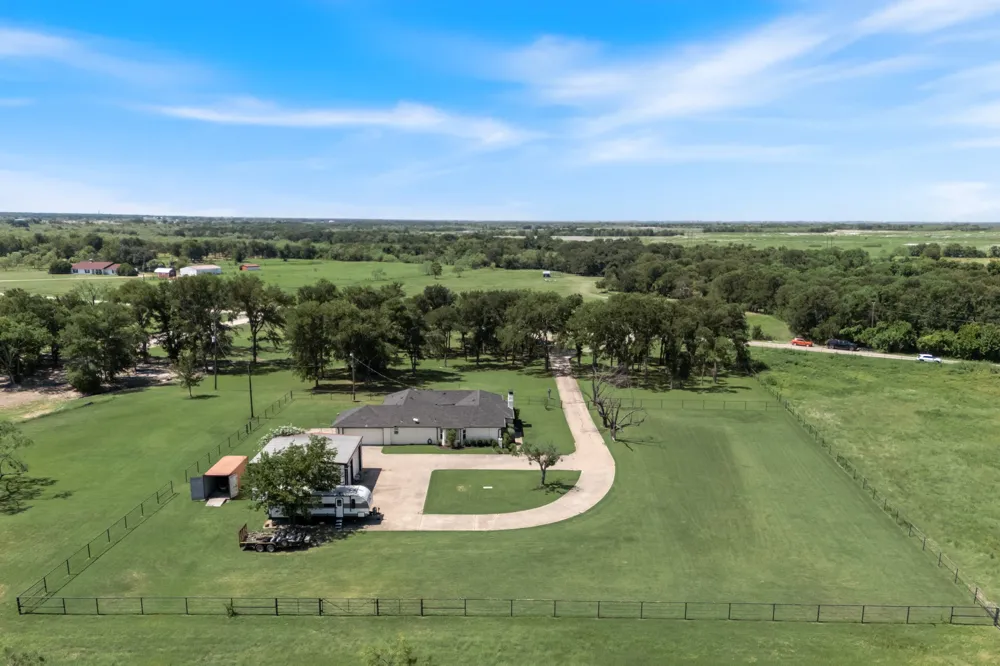 1301 Davis Lane Terrell, TX 75160
