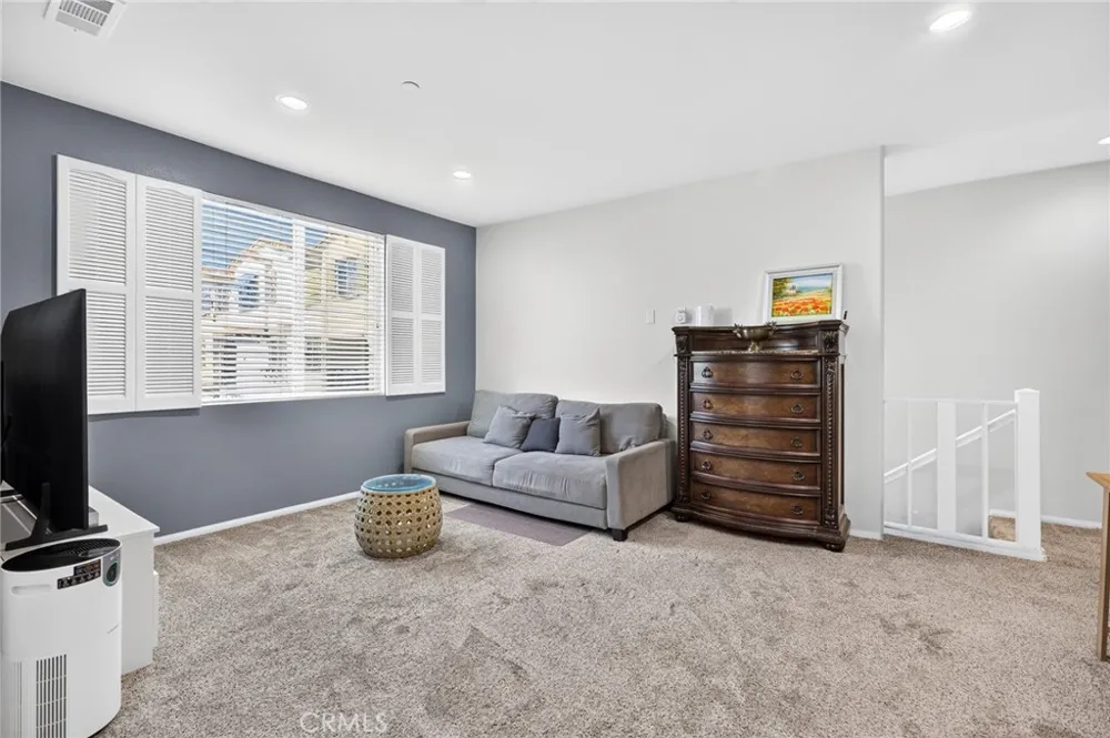 596 Katy Upland, CA 91786