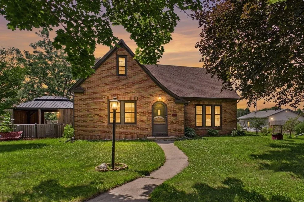 513 5th Street Gaylord, MN 55334