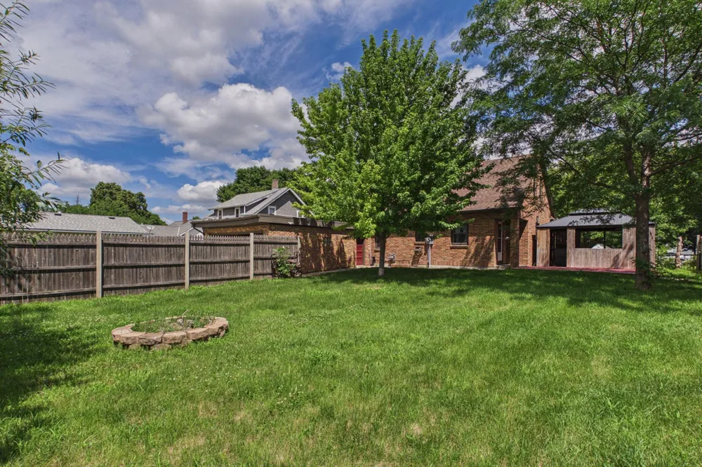 513 5th Street Gaylord, MN 55334