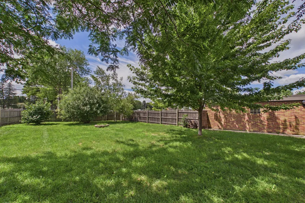 513 5th Street Gaylord, MN 55334