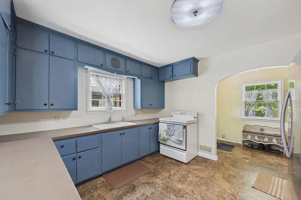 513 5th Street Gaylord, MN 55334