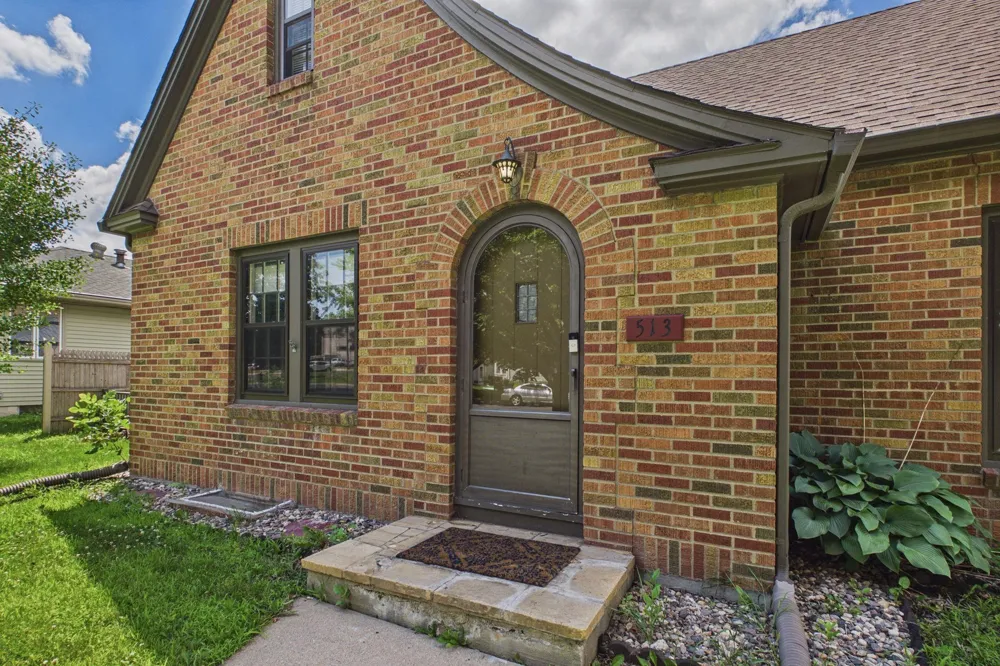 513 5th Street Gaylord, MN 55334