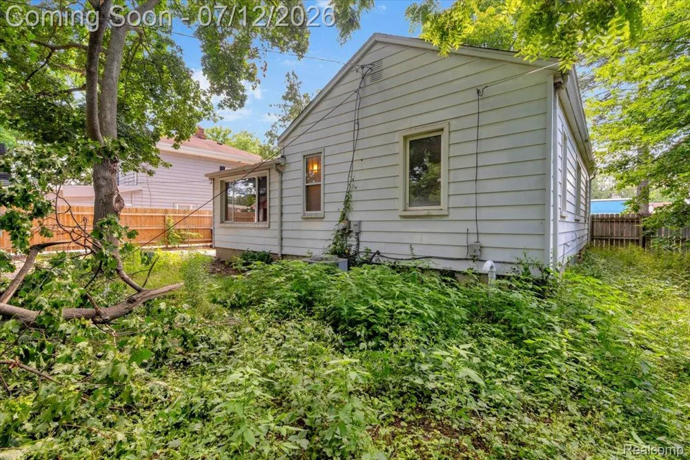 624 Prospect Road Ypsilanti City, MI 48198