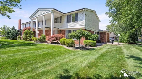 32750 Barclay Square