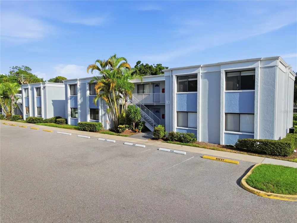 5310 26TH STREET W #304 Bradenton, FL 34207