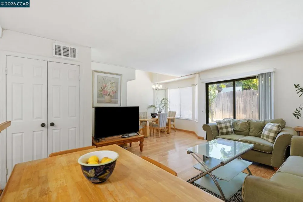 1032 Burnham Dr Pittsburg, CA 94565