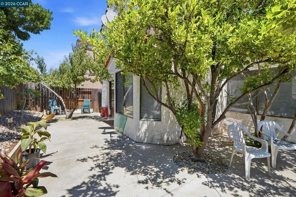 1032 Burnham Dr Pittsburg, CA 94565