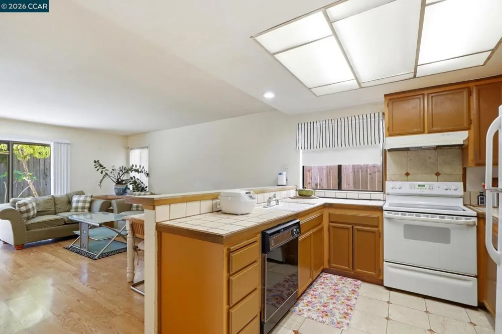 1032 Burnham Dr Pittsburg, CA 94565