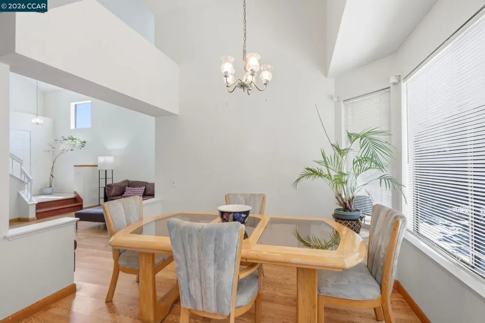 1032 Burnham Dr Pittsburg, CA 94565