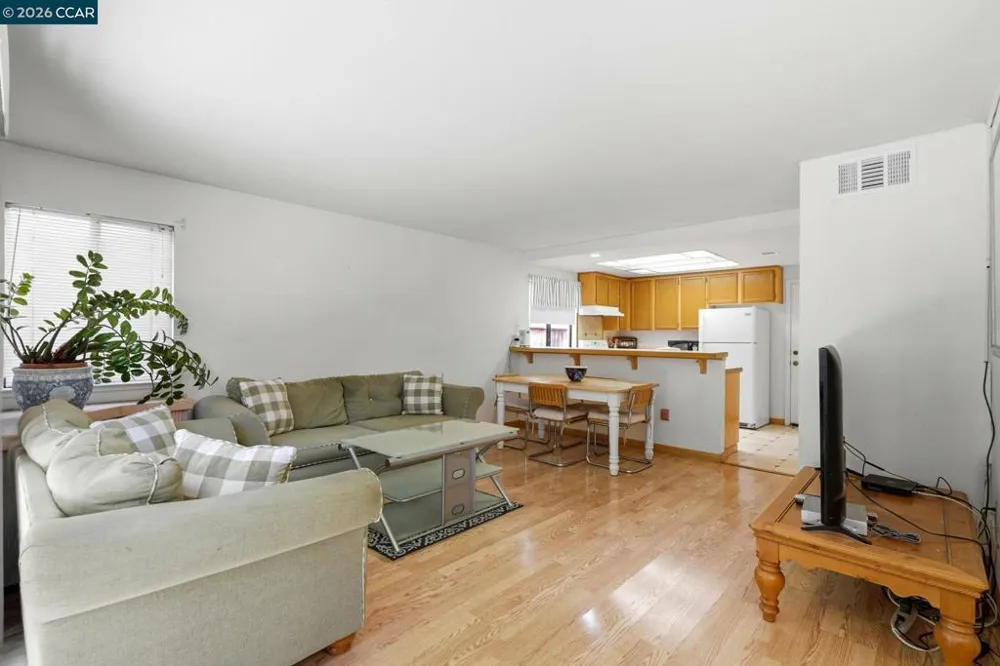 1032 Burnham Dr Pittsburg, CA 94565