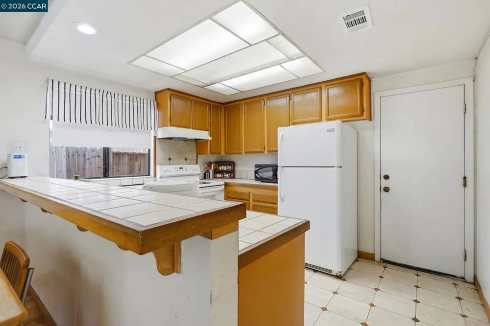 1032 Burnham Dr Pittsburg, CA 94565