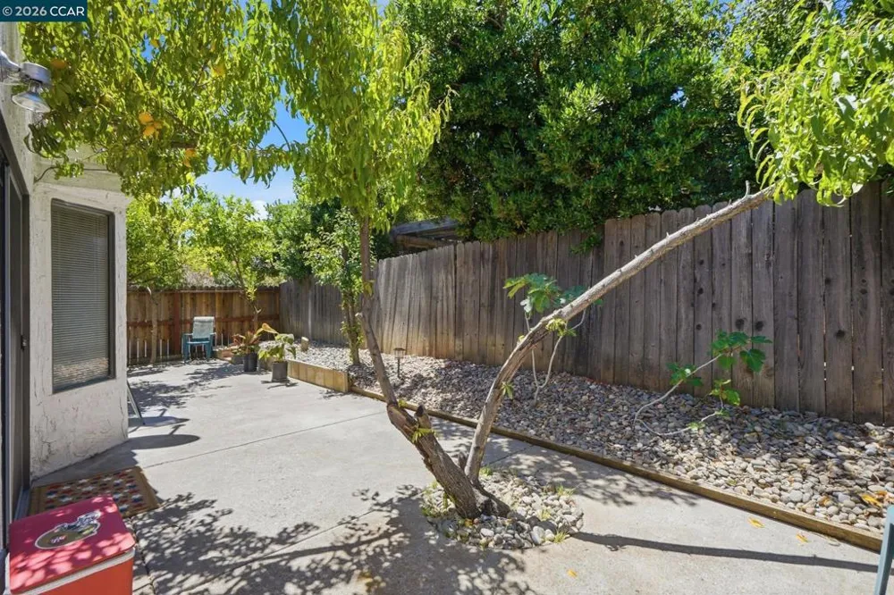 1032 Burnham Dr Pittsburg, CA 94565