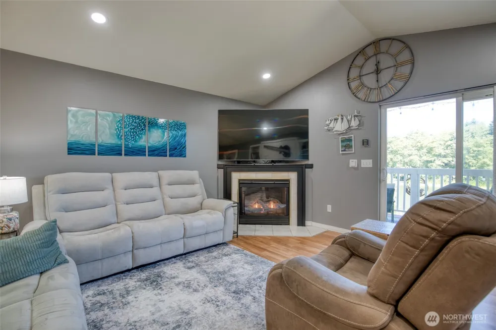 992 Point Brown Avenue SE #2 Ocean Shores, WA 98569