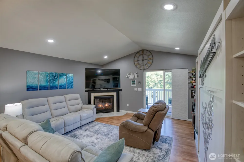 992 Point Brown Avenue SE #2 Ocean Shores, WA 98569