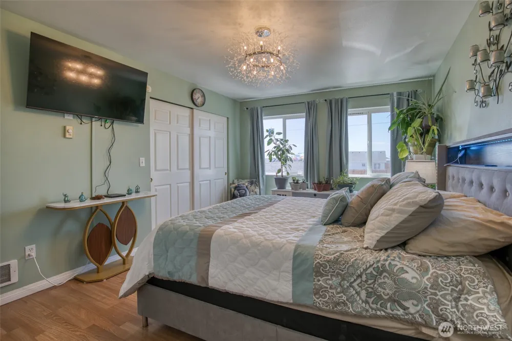 992 Point Brown Avenue SE #2 Ocean Shores, WA 98569