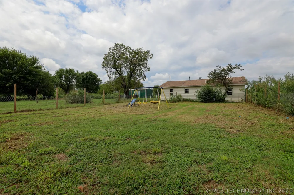 1421 S Cedar Street Bristow, OK 74010