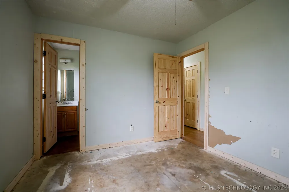 1421 S Cedar Street Bristow, OK 74010
