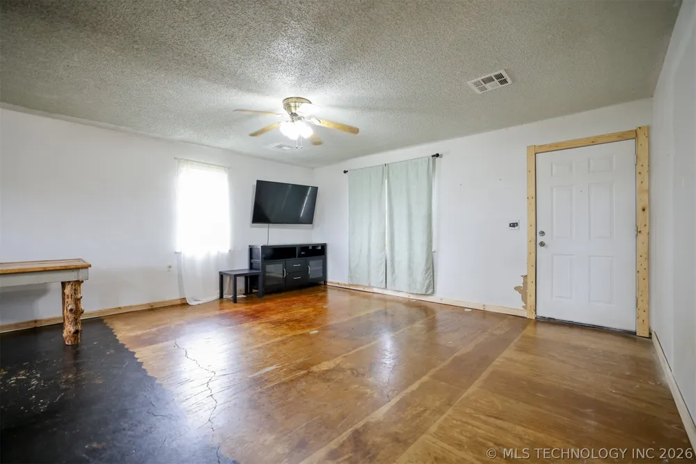 1421 S Cedar Street Bristow, OK 74010