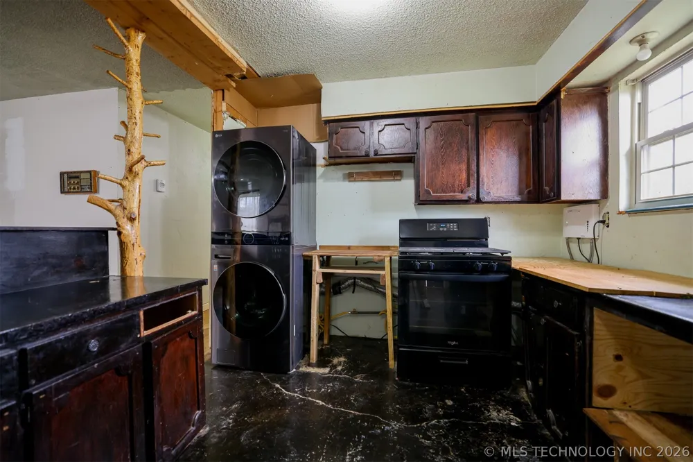 1421 S Cedar Street Bristow, OK 74010