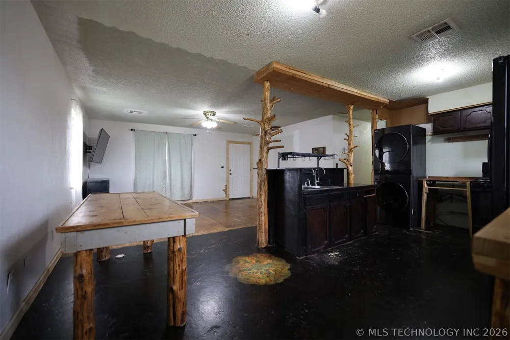 1421 S Cedar Street Bristow, OK 74010
