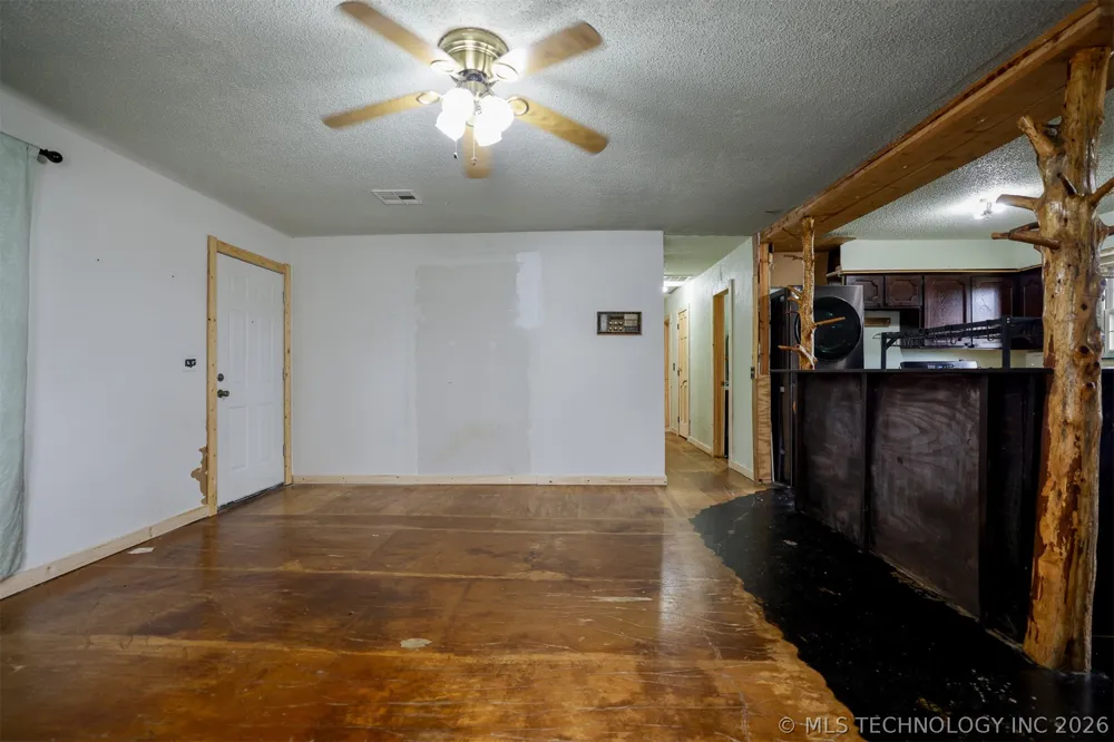 1421 S Cedar Street Bristow, OK 74010