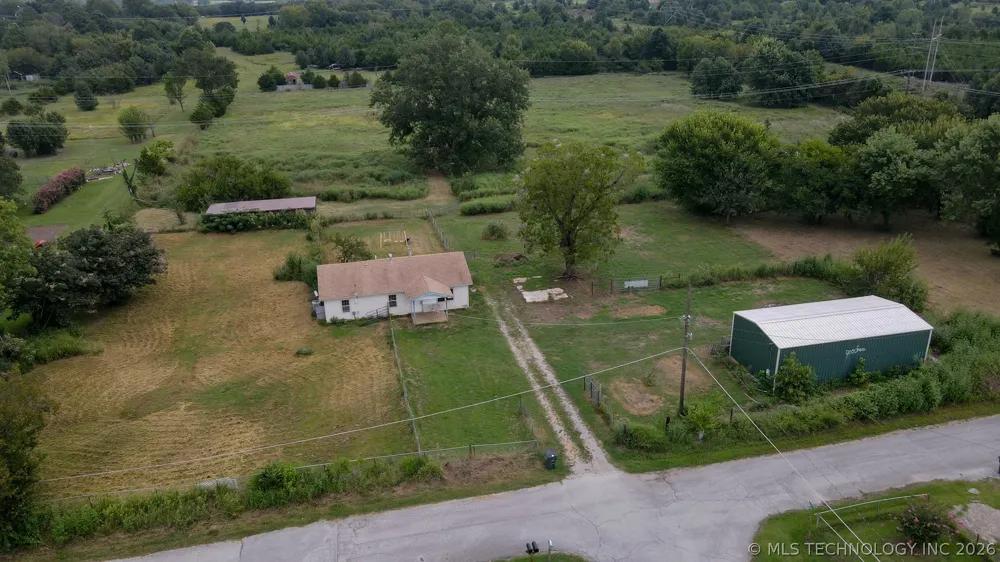 1421 S Cedar Street Bristow, OK 74010