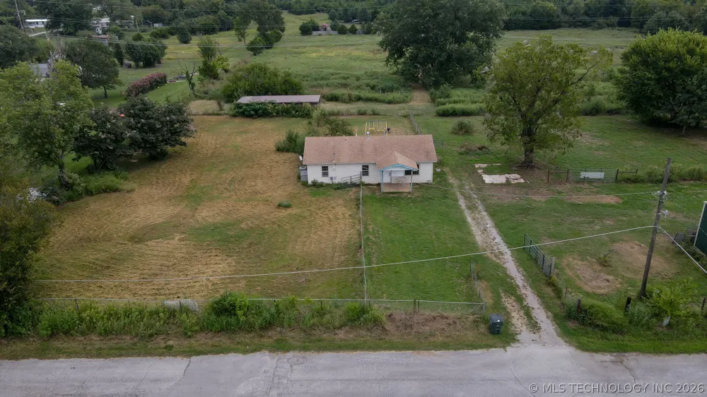 1421 S Cedar Street Bristow, OK 74010