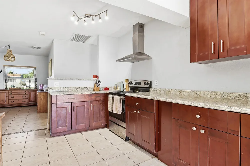 333 Mid Pines Road Palm Springs, FL 33461