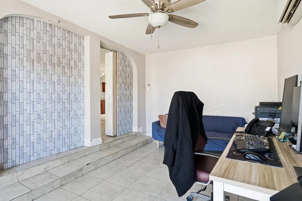 333 Mid Pines Road Palm Springs, FL 33461
