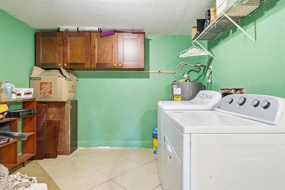 333 Mid Pines Road Palm Springs, FL 33461