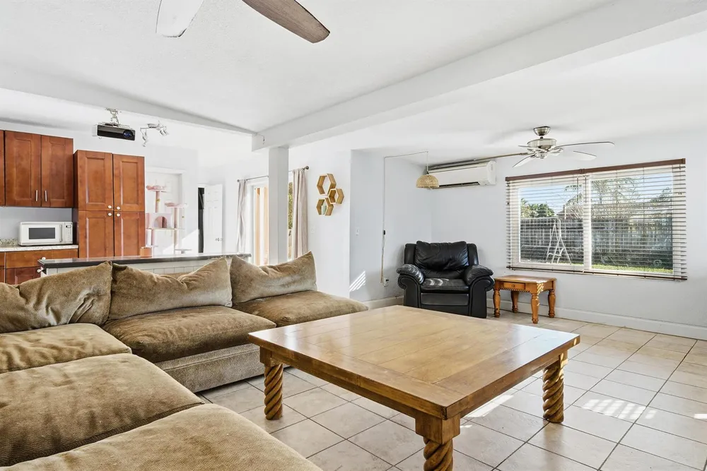 333 Mid Pines Road Palm Springs, FL 33461