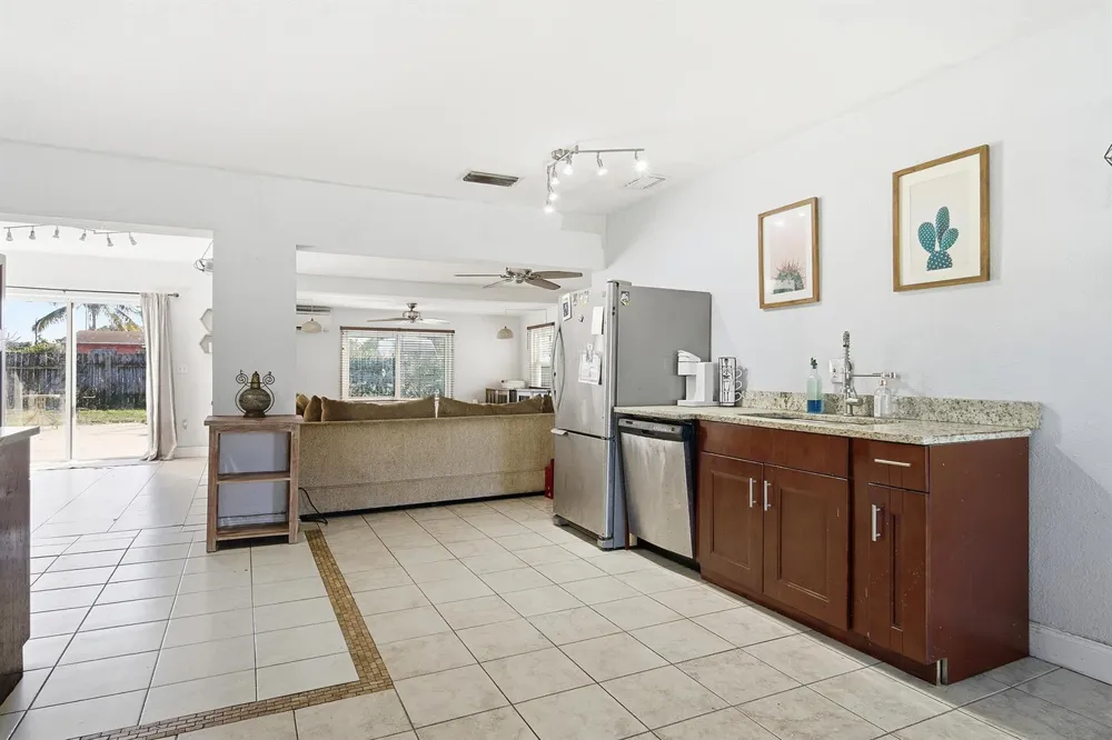 333 Mid Pines Road Palm Springs, FL 33461