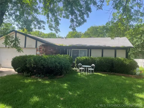 300 E Vicksburg Street