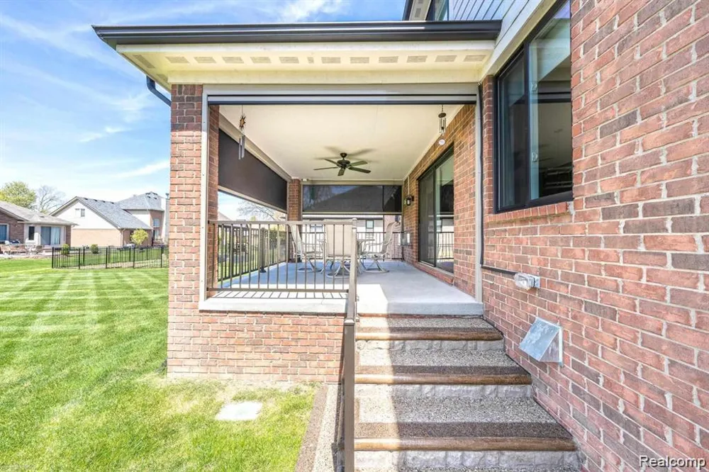 47705 Card Road Macomb Township, MI 48044