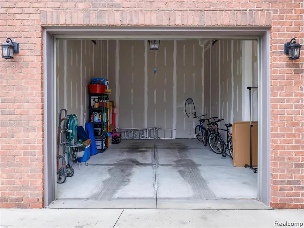 47705 Card Road Macomb Township, MI 48044
